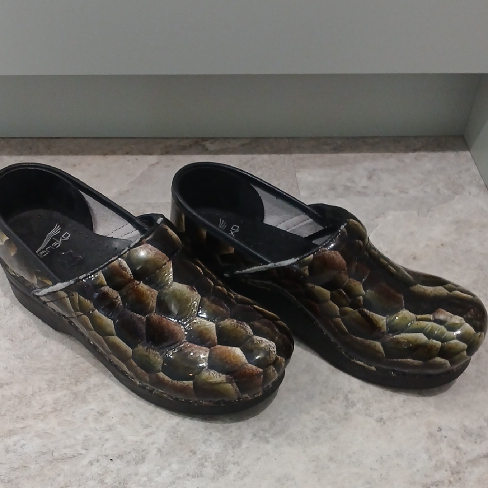 Dansko Green Snakeskin Print Clogs - Picture 3 of 6